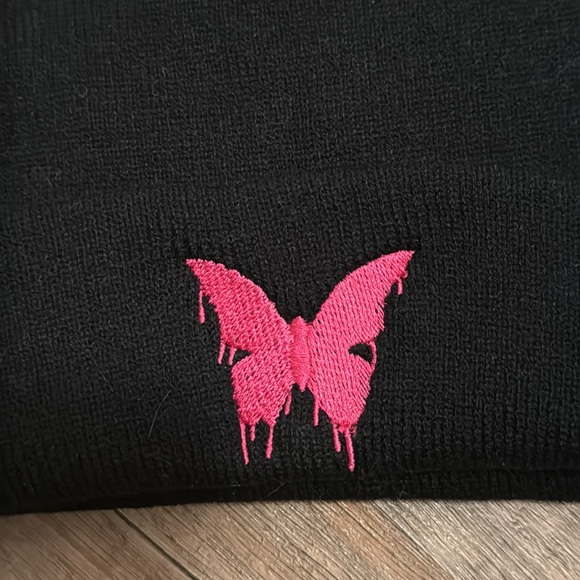 Never worn Bass Babe Beanie from Iheartraves - Picture 2 of 2